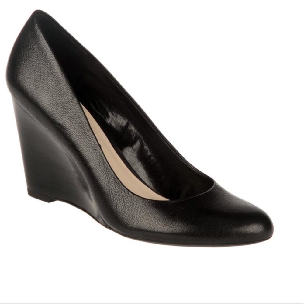 Franco Sarto black leather wedge business pump